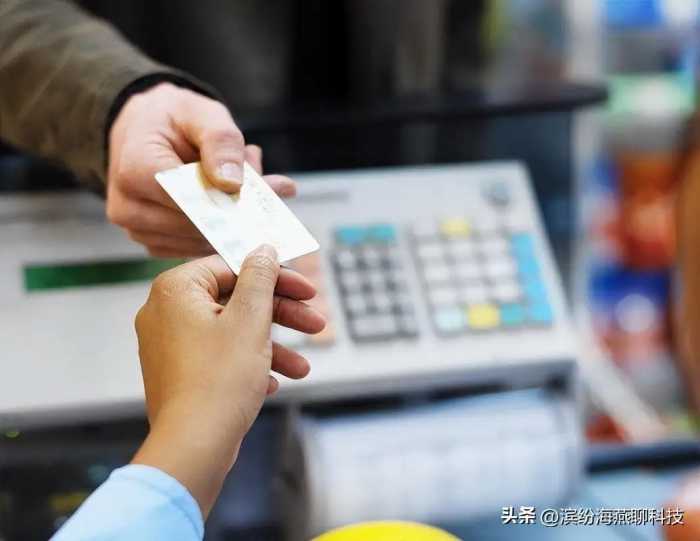 为何只有中国人爱扫码支付，发达国家无人问津？原因很简单