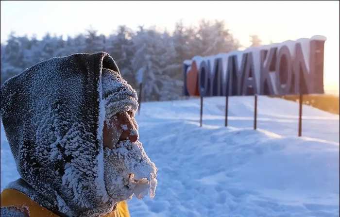 西伯利亚冬天有多恐怖？人均消耗500公斤物资，还得砍柴一个月