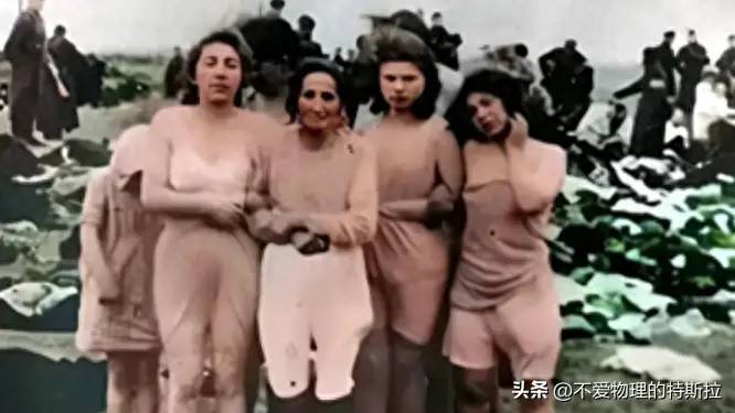 罕见历史老照片：赤身裸体的乌克兰女俘，被大兵强行糟蹋的名媛！