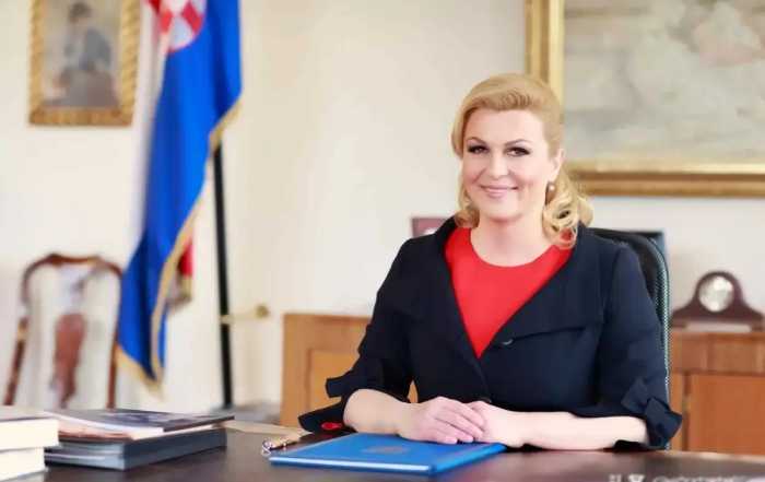 克罗地亚美女总统科琳达：身材傲人惹争议，六大惊世之举，爱足球