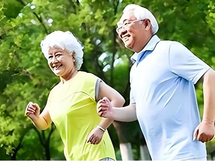 年龄越大越要少锻炼？医生强调：尤其这3种运动，做多了是在减寿