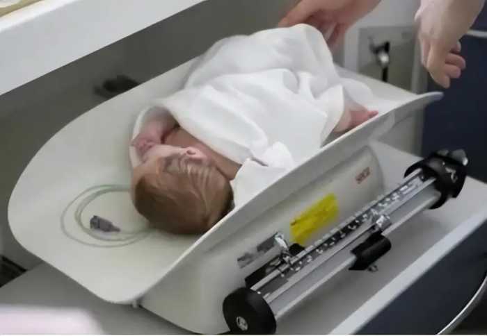 宝宝出生时“几斤几两”，暗示智商的高低？医生：最佳标准在这里